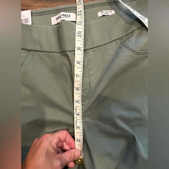 NWT Nine West Heidi Pull on Crop Pants - Picture 3 of 6